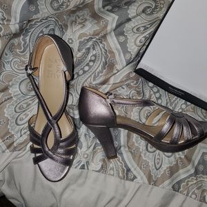 Naturalizer Delina silver sandals